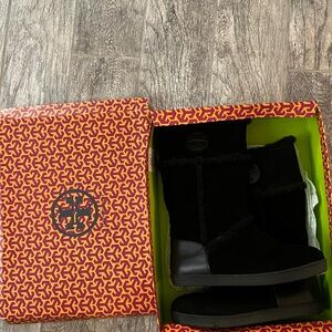 NEW Tory Burch boots